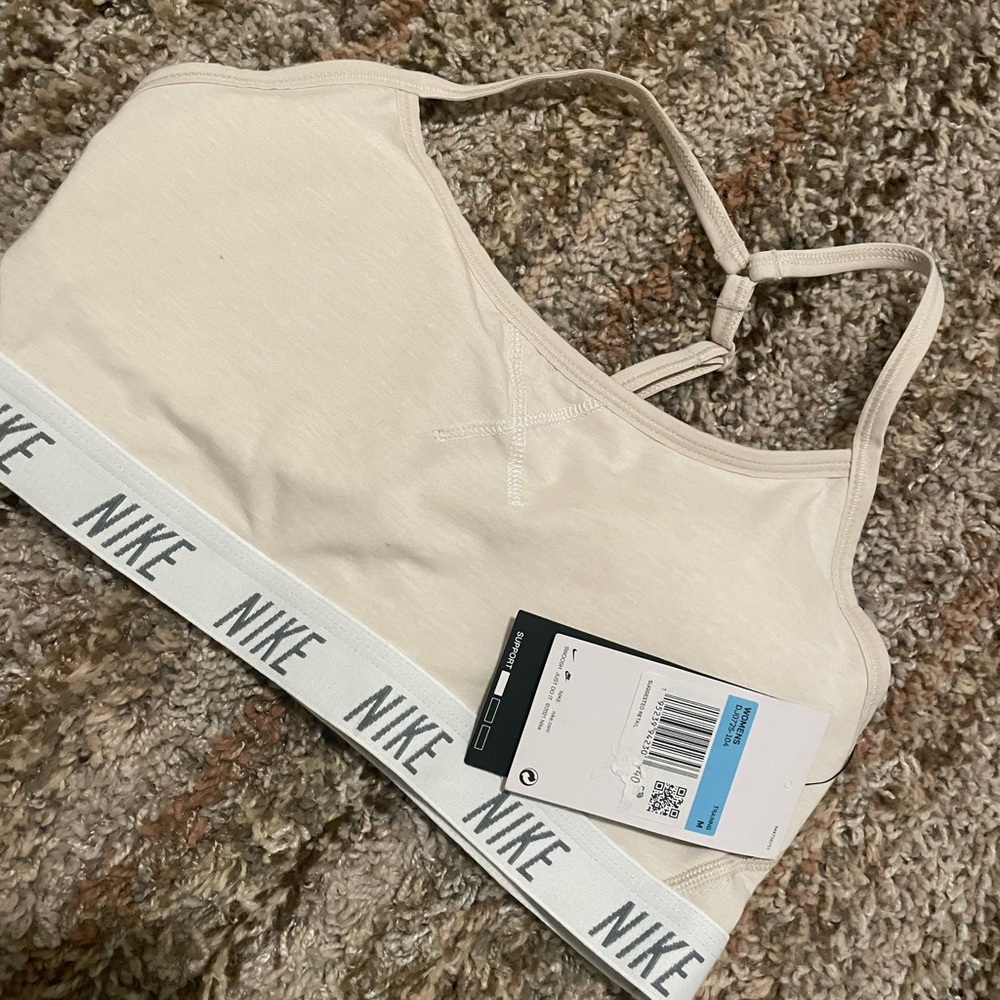 NWT Nike Women's Cream Sports Bra - Nike Indy Bra
